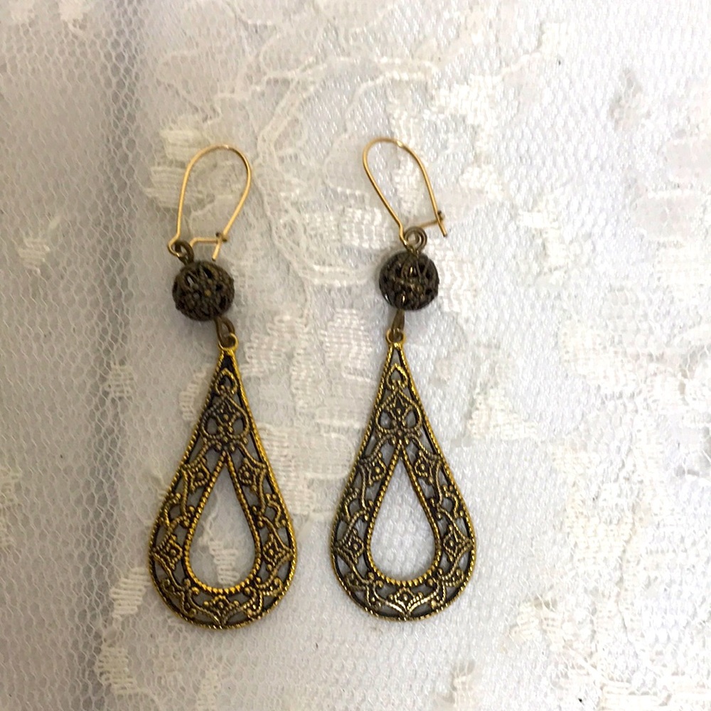 Beautiful Teardrop Filagree Earrings Hoop Style